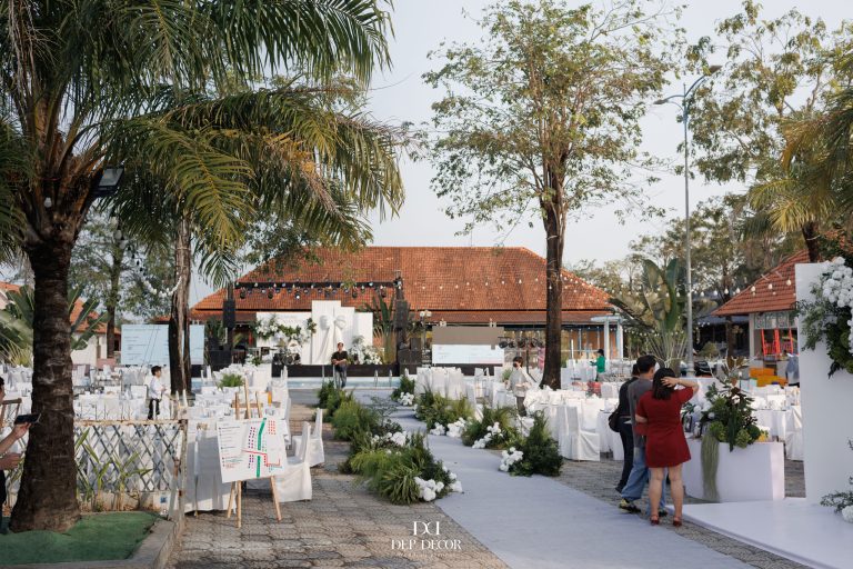 TRANG TRÍ TIỆC NGOÀI TRỜI